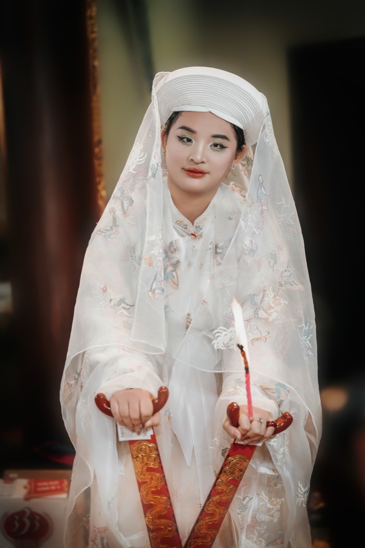Đồng Thầy Nguyễn Thị Hoài Ân trong giá hầu
